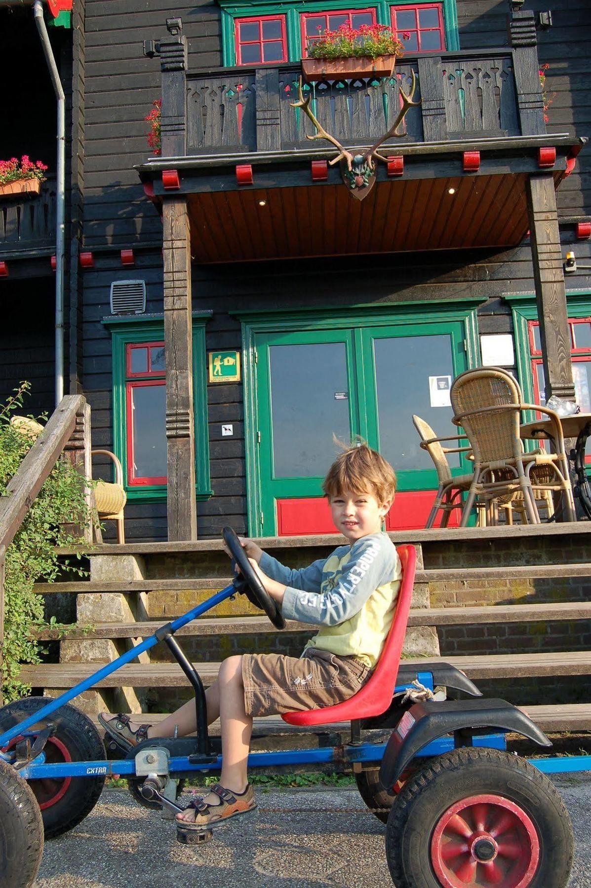 Stayokay Hostel Gorssel - Deventer Kring van Dorth Luaran gambar